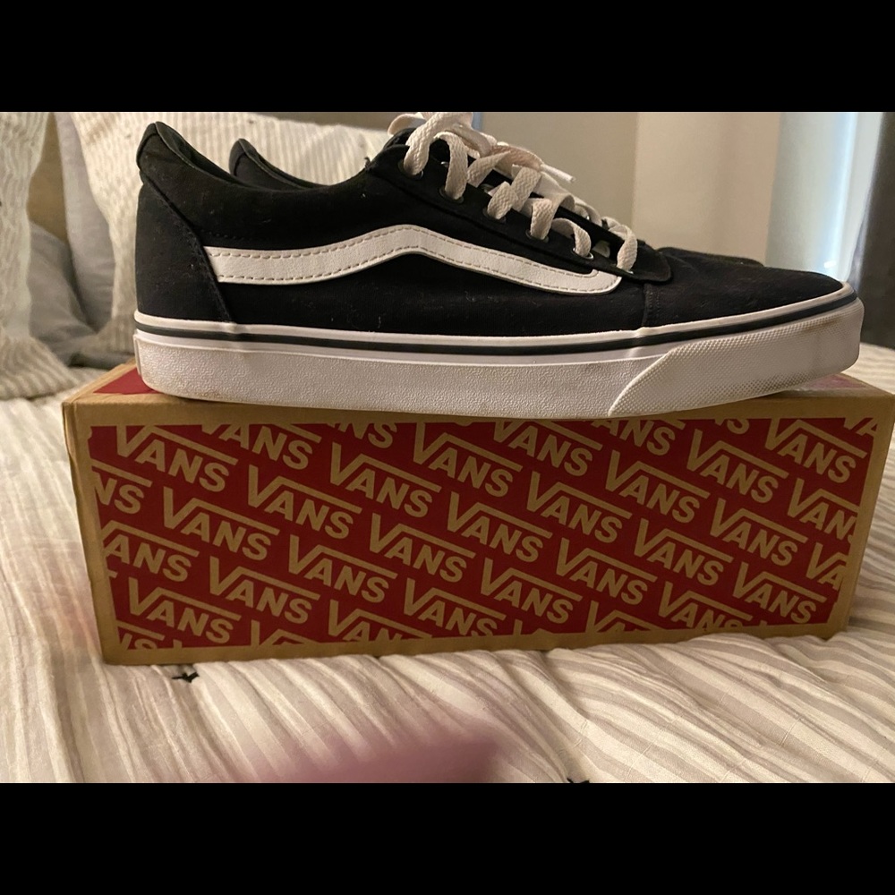 Vans - Picture 2 of 3